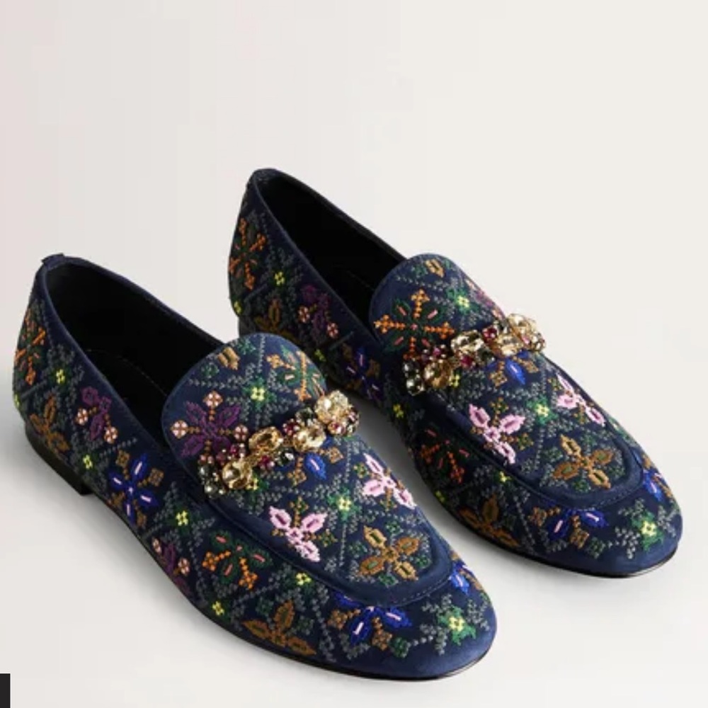 Boden NIB Navy Embroidered Suede Loafers sz 41